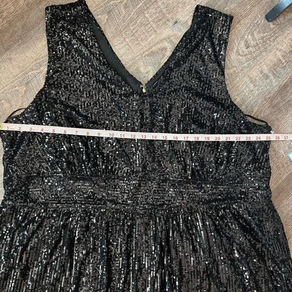 Draper James Sleeveless V-Neck Sequin Dress-Size 26W - Picture 4 of 9